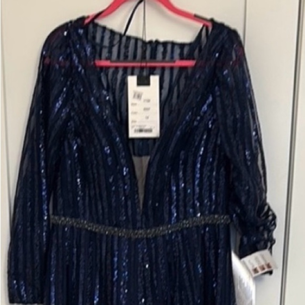 NWT Mac Duggal Sequin Stripe Plunge Neck Long Sleeve A-Line Gown